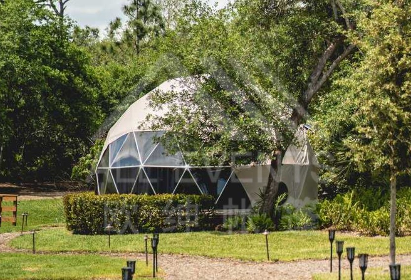 营地投资建设球形帐篷和星空帐篷：打造与众不同的露营体验