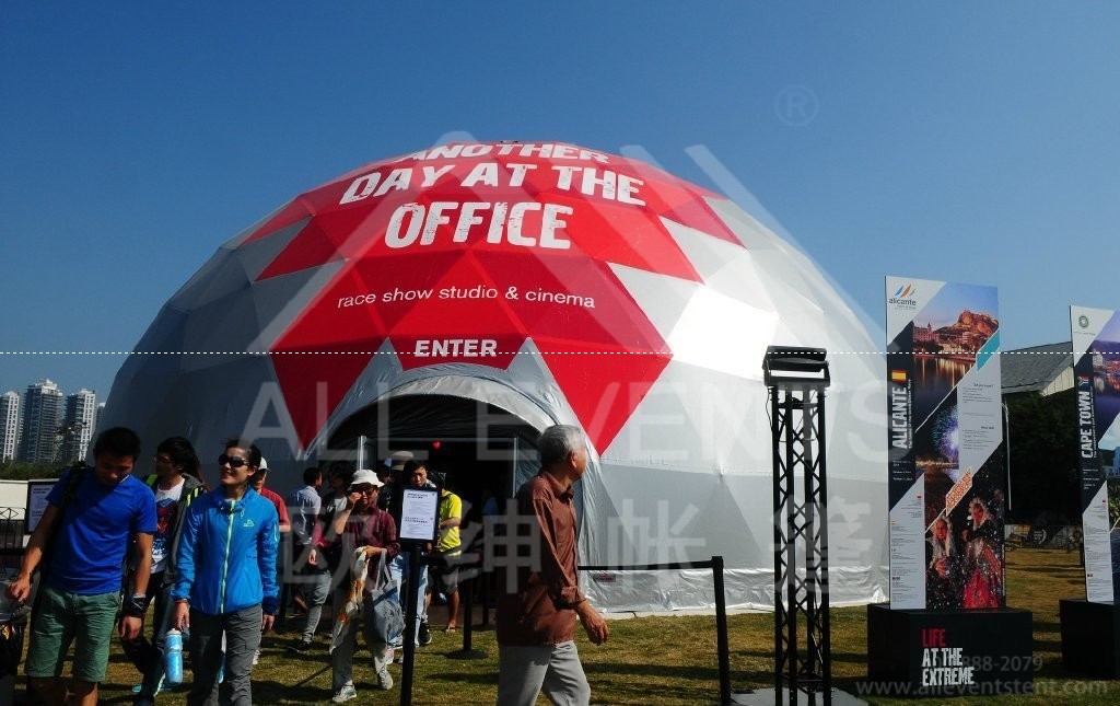 球形篷房在体育赛事中的运用：提供舒适、安全的观赛体验